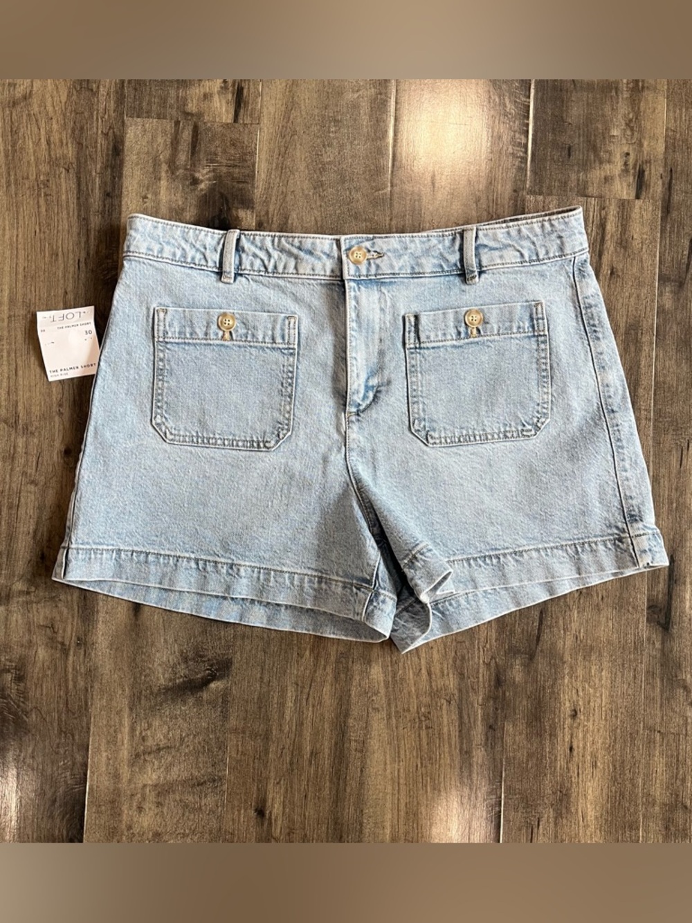 LOFT The Palmer High Rise Short Light Wash Denim Size 30 NWOT